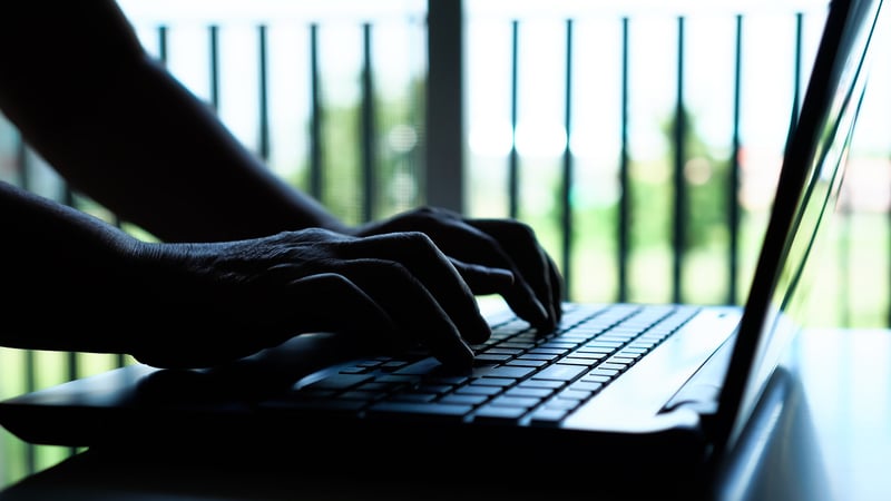 Hand bedient Laptop