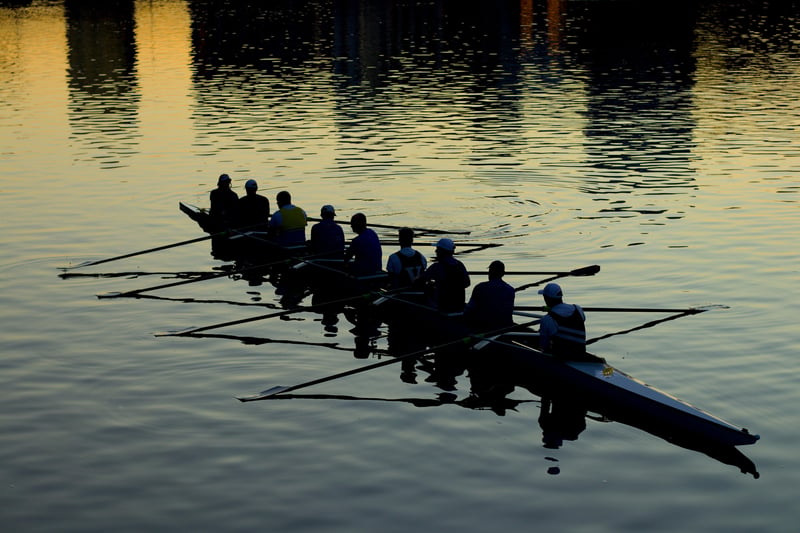 Achter Ruderboot mit Steuermann